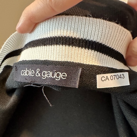 Black cardigan with white trims - Picture 7 of 7